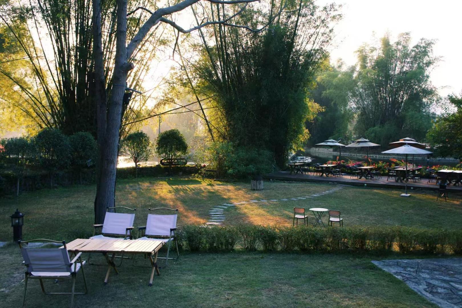Moondance Boutique * Yangshuo